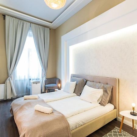 Spacious Luxury Apartment At The Heart Of Будапеща Екстериор снимка
